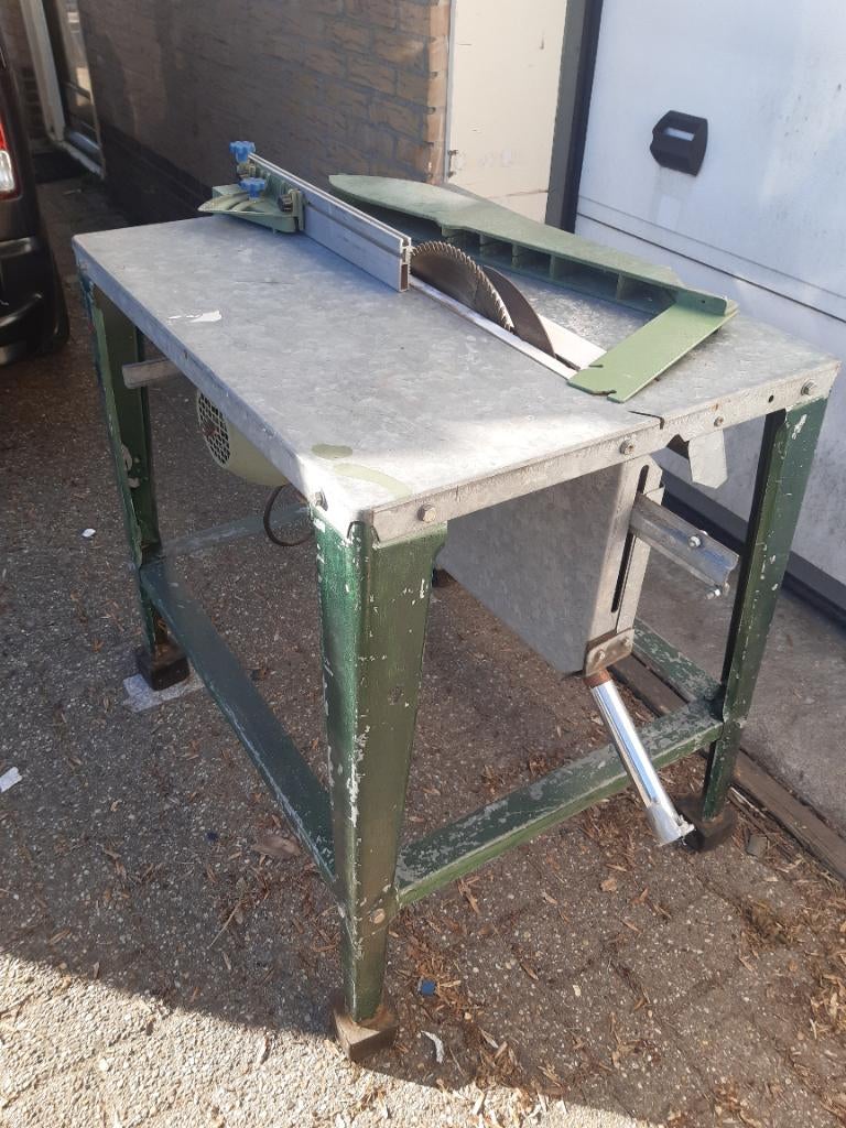 Zaagtafel 230v, Doe-het-zelf en Verbouw, Gereedschap | Zaagmachines, Ophalen, Gebruikt, Cirkelzaag, 30 tot 70 mm