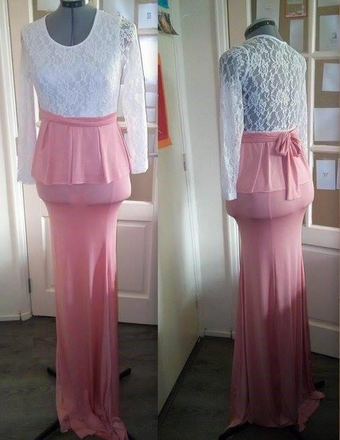 nieuwe galajurk maat M zalm/ivoor, Kleding | Dames, Gelegenheidskleding, Nieuw, Galajurk, Maat 38/40 (M), Roze, Ophalen of Verzenden