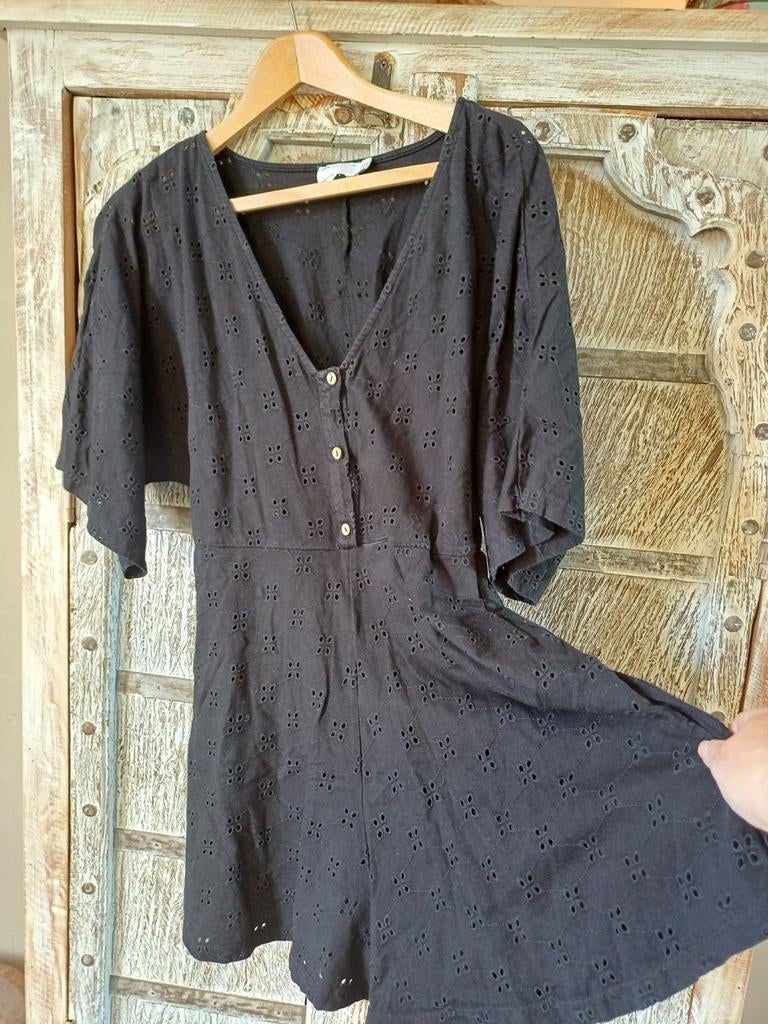 Asos Zwarte Broderie Playsuit - Maat 42, Zwart, Maat 42/44 (L), Ophalen of Verzenden, Zo goed als nieuw
