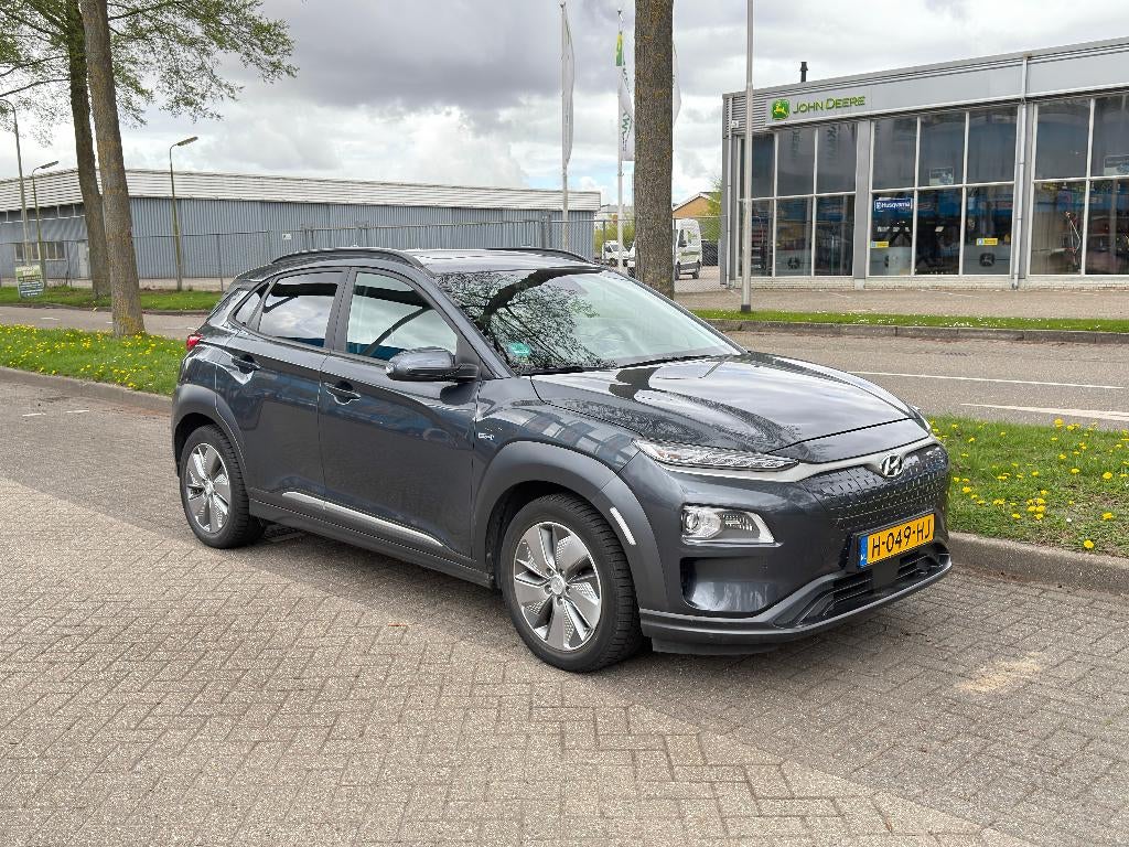Hyundai Kona EV Automaat 2020 Grijs, Auto's, Hyundai, Particulier, Kona, Elektrisch, SUV of Terreinwagen, Automaat, Origineel Nederlands