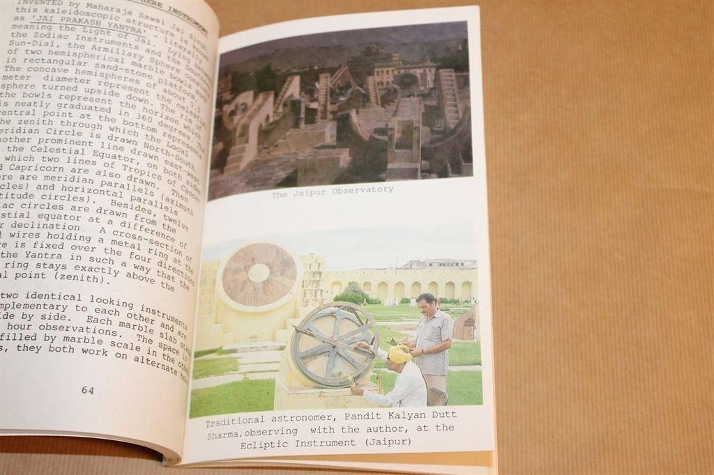Jantar-Mantars of India — Sterrenobservatoria India, Ophalen of Verzenden, Gelezen, Azië