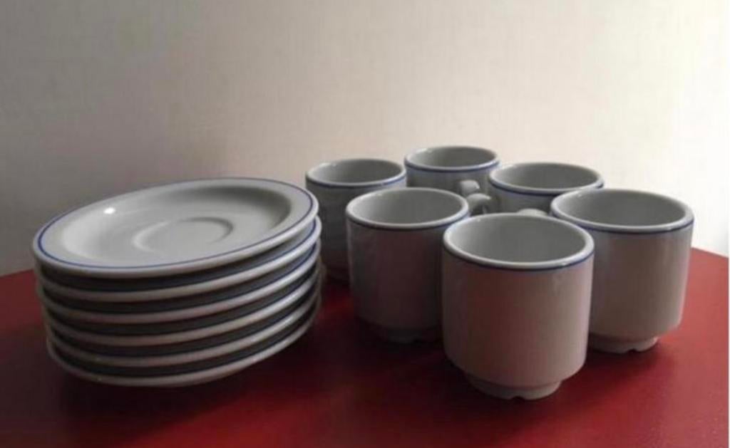 Royal Mosa Holland koffie servies 12-delig, Huis en Inrichting, Keuken | Servies, Keramiek, Nieuw, Ophalen of Verzenden, Overige stijlen