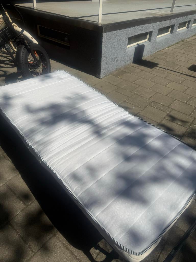 Opvouwbaar logeerbed met matras, Gebruikt, 90 cm, Eenpersoons, Ophalen of Verzenden
