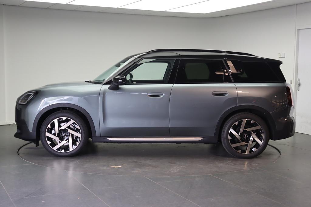 MINI Countryman SE ALL4 / Favoured / Pakket L / 19" Kaleido, Zwart, Countryman, Met garantie (alle), SUV of Terreinwagen