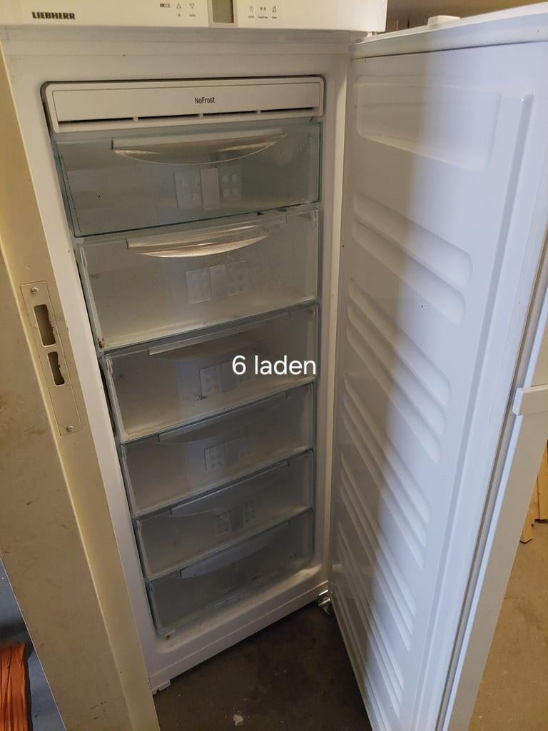 Vrieskast, Witgoed en Apparatuur, Vriezers en Diepvrieskisten, 120 tot 140 cm, Minder dan 60 cm, Zo goed als nieuw, Vrijstaand