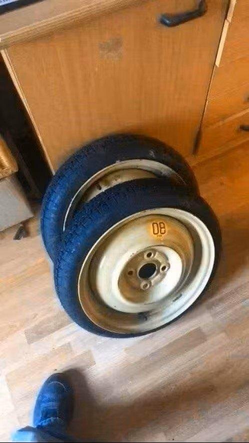 Daihatsu trevis thuiskomer reservewiel 2x bieden per stuk, Auto diversen, Overige Auto diversen, Ophalen