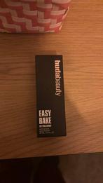 Nieuwe huda beauty easy bake setting spray 30 ml, Overige kleuren, Gehele gezicht, Nieuw, Ophalen of Verzenden
