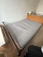 Tweepersoonsbed met rieten hoofdeinde, incl. matras, Huis en Inrichting, Slaapkamer | Bedden, Ophalen, Overige materialen, Gebruikt