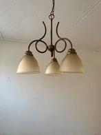 Klassieke hanglamp met 3 glazen kappen, Ophalen of Verzenden, Gebruikt, Glas, 75 cm of meer