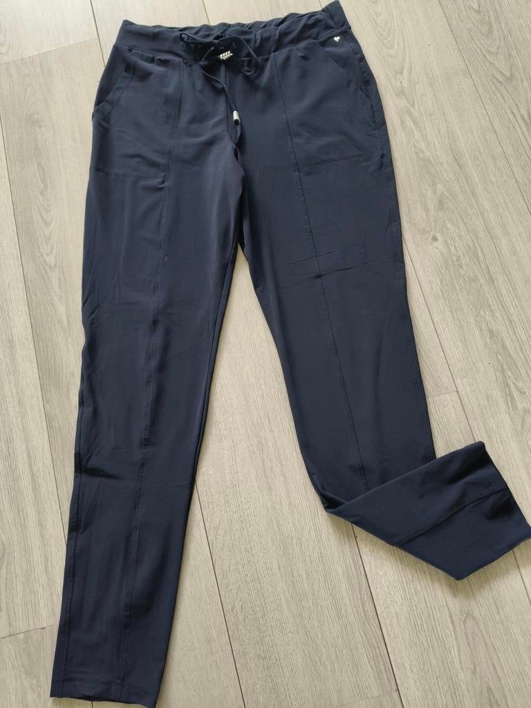 Helena Hart. Travelstof broek M.(Donker blauw)  Z.g.a.n, Ophalen of Verzenden, Zo goed als nieuw, Maat 38/40 (M), Lang