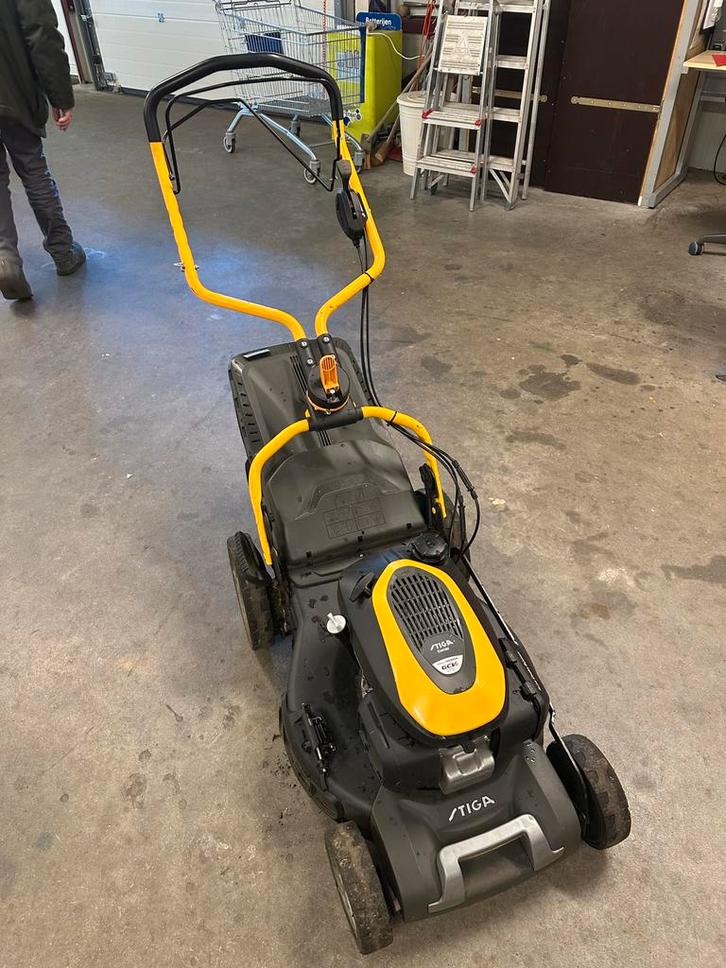 Stiga GCV 170 Benzine Grasmaaier - Krachtig en Betrouwbaar, Tuin en Terras, Grasmaaiers, Gebruikt, Benzine-grasmaaier, 40 t/m 49 cm