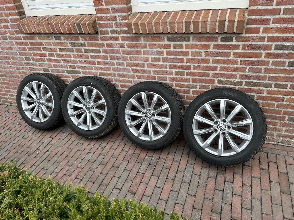 Velgen met winterbanden VW passat ( 2014-2023 ), Ophalen, Velg(en), 17 inch, Winterbanden