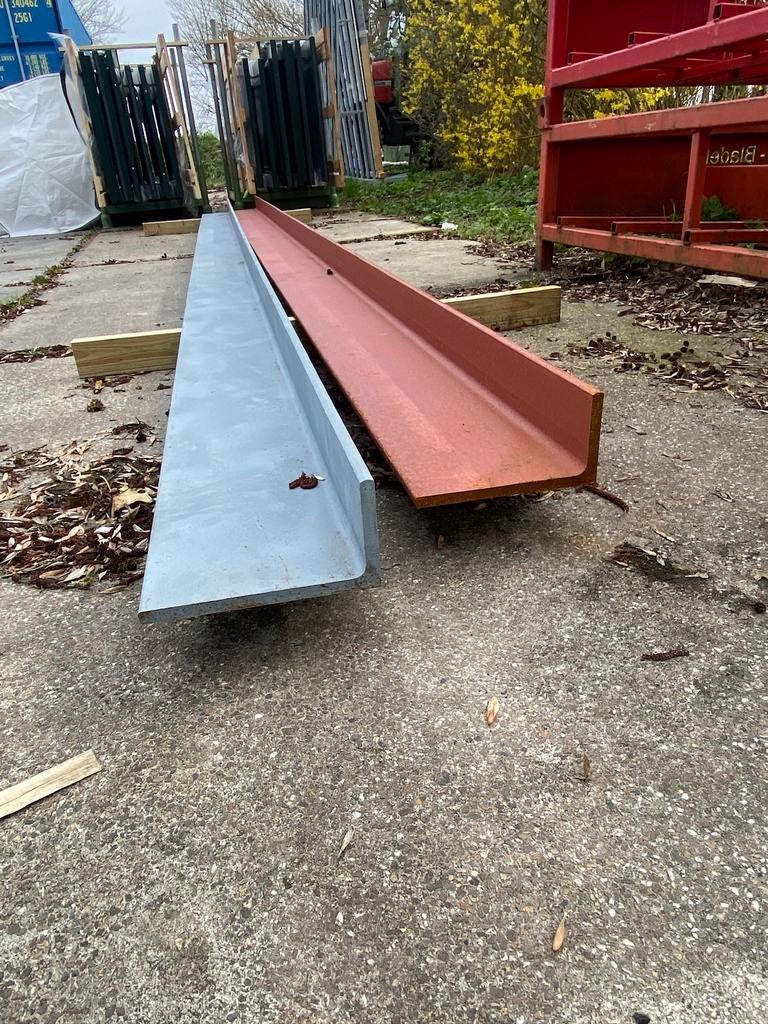 Stalen hoeklijnen 200x100x12, Doe-het-zelf en Verbouw, Metalen, Ophalen, Zo goed als nieuw