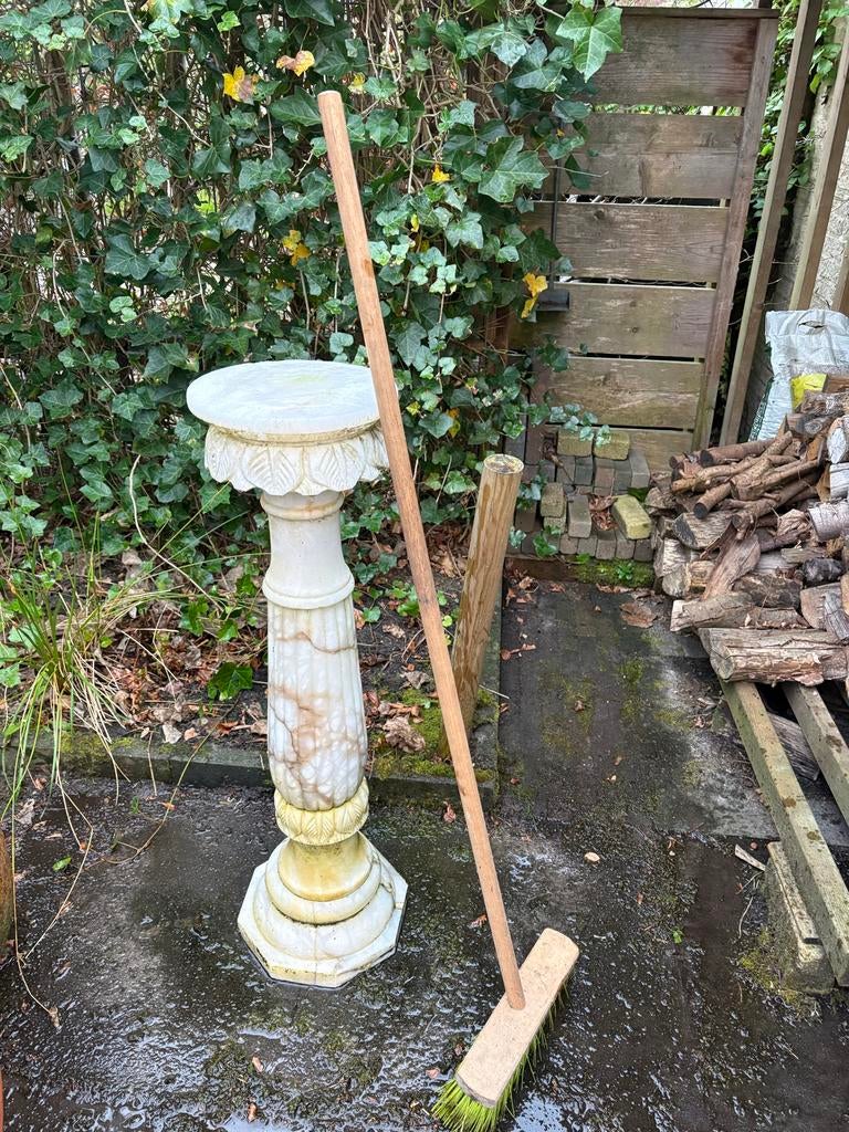 Marmeren sokkel, Tuin en Terras, Tuinbeelden, Ophalen of Verzenden, Gebruikt, Steen, Overige typen