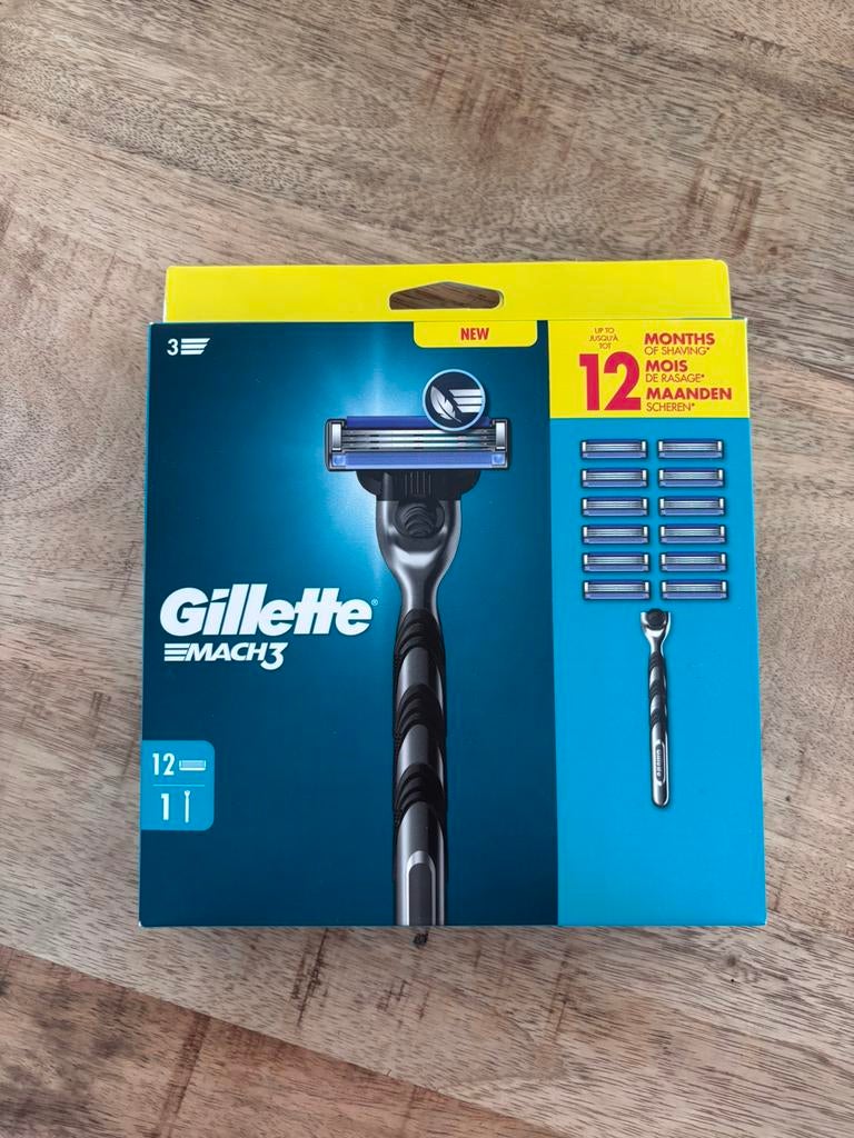 Gillette Mach3 Nieuw - 1 Houder + 12 Mesjes, Ophalen of Verzenden, Nieuw, Gehele gezicht, Verzorging