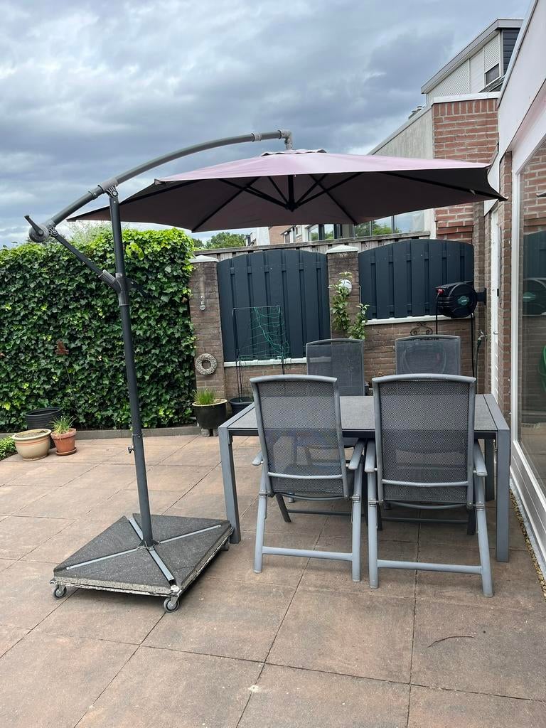 Zweefparasol 3m doorsnee met kruisvoet (incl tegels), Tuin en Terras, Parasols, Ophalen, Zo goed als nieuw, Zweefparasol