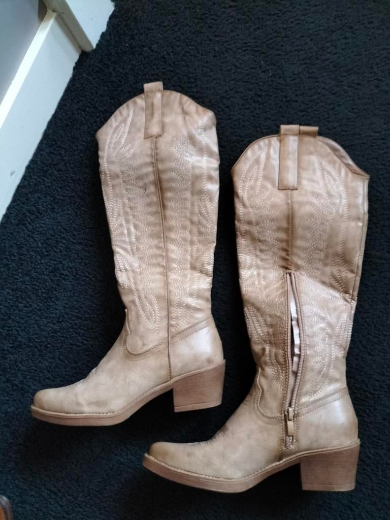 NIEUW !beige cowboylaarzen met rits maat 36, Kleding | Dames, Schoenen, Nieuw, Hoge laarzen, Beige, Ophalen of Verzenden