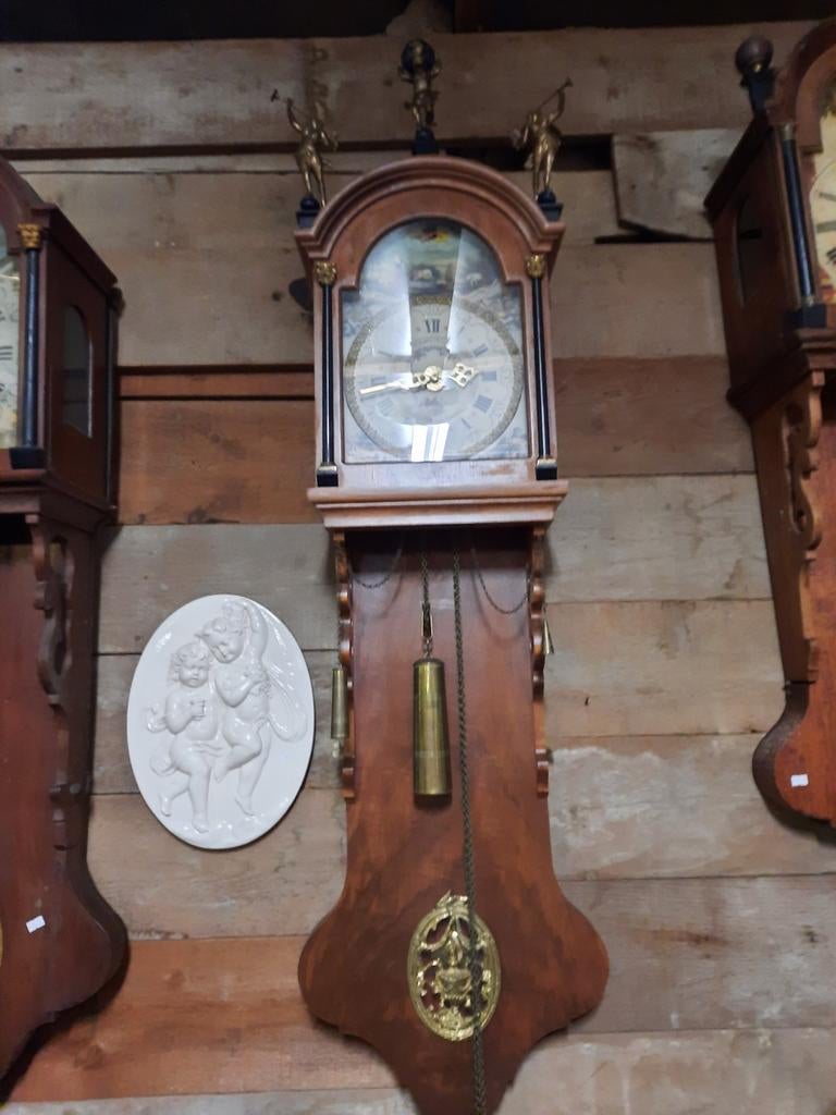 Friese klok met mechaniek, Antiek en Kunst, Ophalen