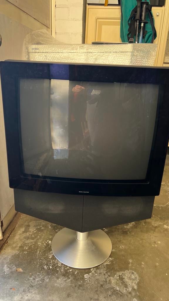 Bang & Olufsen TV met afstandsbediening en handleiding, Audio, Tv en Foto, Vintage Televisies, Ophalen, Gebruikt, 60 tot 80 cm
