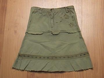 BLUE SEVEN groene rok met kant, broderie enz. maat 3 / 104 beschikbaar voor biedingen