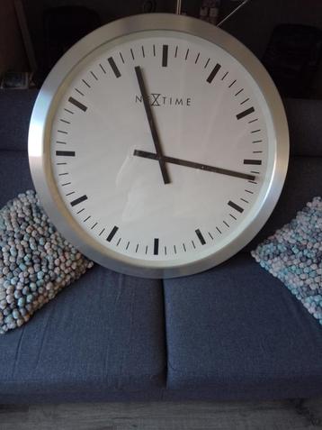 Nextime wandklok doorsnede 95 cm beschikbaar voor biedingen