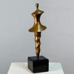 Bronzen beeld 'Pirouette', gesigneerd 'IvoS'., Antiek en Kunst, Ophalen of Verzenden