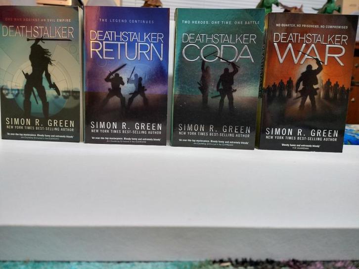 SIMON R GREEN - DEATHSTALKER SERIE 1 (4x english books), Boeken, Science fiction, Zo goed als nieuw, Verzenden