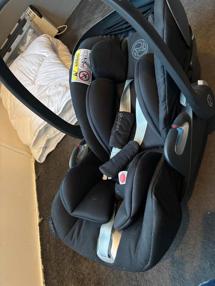 Cybex Maxi Cosi met Base, Adapters & Spiegel, Kinderen en Baby's, Autostoeltjes, Gebruikt, Maxi-Cosi, 0 t/m 13 kg, Isofix, Zijbescherming