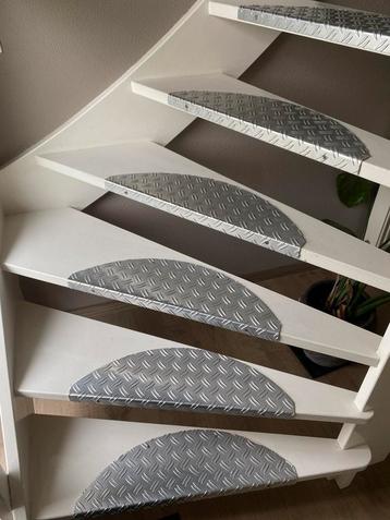 Traptrede aluminium traanplaat motief beschikbaar voor biedingen