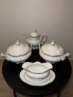 Prachtig porseleinen servies theepot, 2 soepterrines,sauskom, Antiek en Kunst, Antiek | Servies compleet, Ophalen of Verzenden