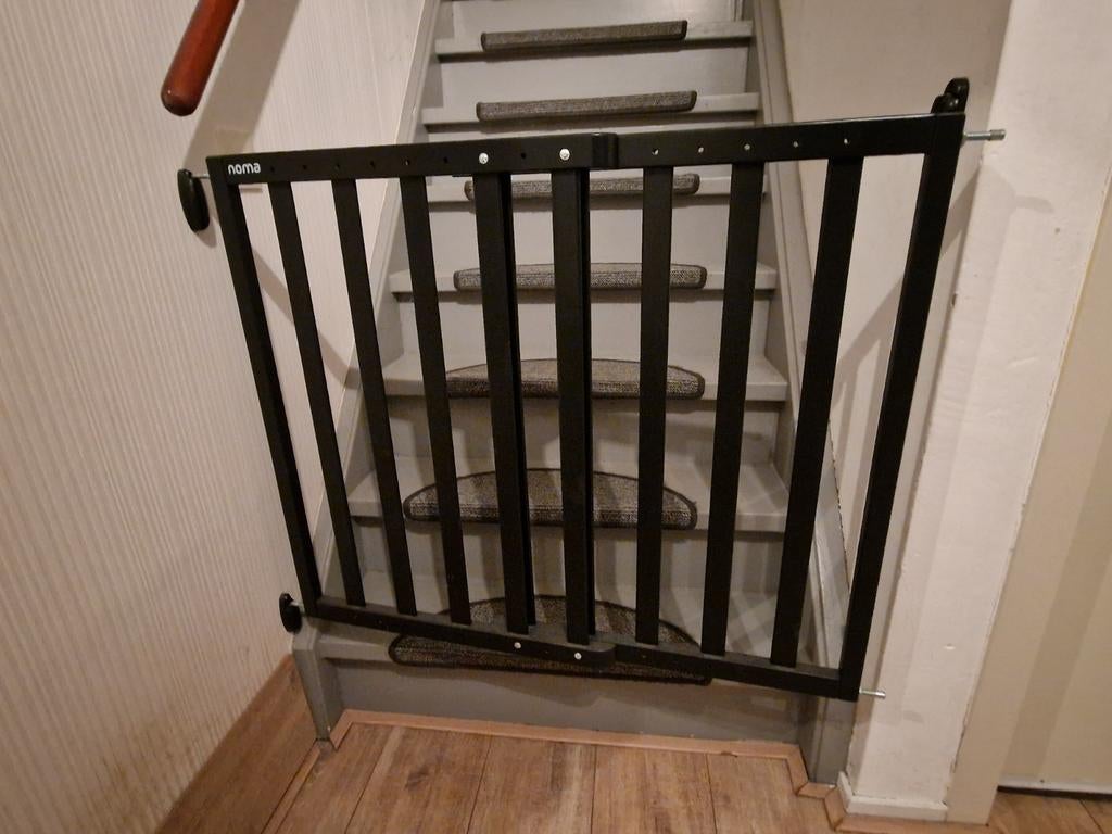 Traphekje Noma, verstelbaar in breedte .max 93cm, Ophalen, Zo goed als nieuw, Klemhekje, Hout