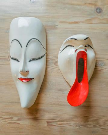 2 Indonesische maskers, Wayan Muka beschikbaar voor biedingen