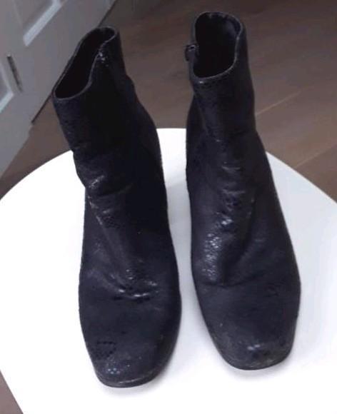 Te koop: Zwarte lage laars met hoge hak van BLUEBOX MT: 38, Kleding | Dames, Schoenen, Gedragen, Lage of Enkellaarzen, Zwart, Ophalen of Verzenden