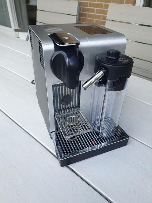 koffiemachine, Witgoed en Apparatuur, Koffiezetapparaten, Gebruikt, Koffiepads en cups, Koffiemachine, 4 tot 10 kopjes, Afneembaar waterreservoir