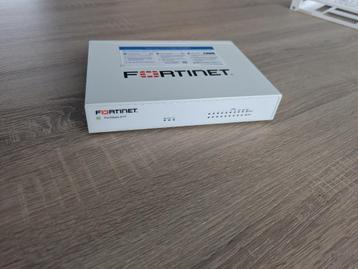 Fortinet FortiGate 61F + officiële 19" rackmount beschikbaar voor biedingen