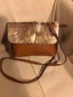 Leren Schoudertasje - Handgemaakt in India, Sieraden, Tassen en Uiterlijk, Tassen | Damestassen, Ophalen of Verzenden, Gebruikt