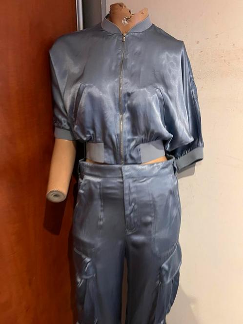 ZARA pak maat XS ZGAN, Kleding | Dames, Jasjes, Kostuums en Pakken, Zo goed als nieuw, Kostuum of Pak, Maat 34 (XS) of kleiner
