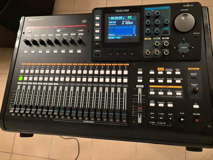 Tescam DP 32sd, Muziek en Instrumenten, Mengpanelen, Zo goed als nieuw, 20 kanalen of meer, Ophalen of Verzenden