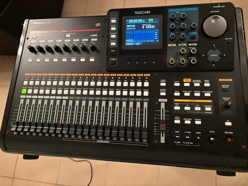 ≥ Tescam DP 32sd — Mengpanelen — Marktplaats