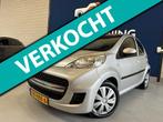 Peugeot 107 1.0-12V XS automaat / 5 deurs / airco / NAP met, Auto's, Peugeot, Stof, Gebruikt, Metallic lak, 4 stoelen