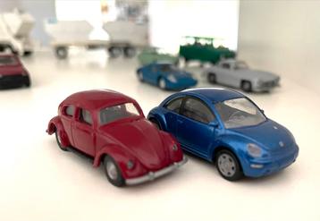 2 VW Kevers schaal 1/87 - Zonder Gebruikssporen beschikbaar voor biedingen
