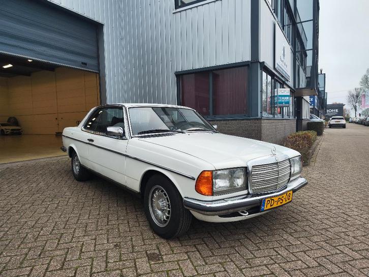 Prachtige Oldtimer Mercedes 280 CE 1978 met APK tot 2027!, Auto's, Oldtimers, Particulier, Mercedes-Benz, Benzine, Coupé, Automaat