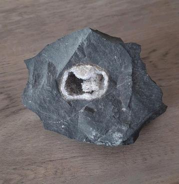Leisteen met insluitsel eyecatcher voor je interieur  beschikbaar voor biedingen
