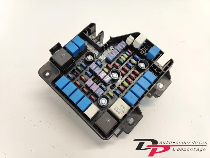 Zekeringkast van een Hyundai Santafe, Auto-onderdelen, Elektronica en Kabels, Hyundai, Gebruikt, 3 maanden garantie, Ophalen of Verzenden
