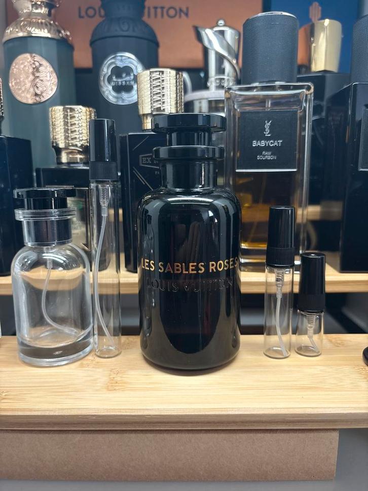 Louis Vuitton - Les Sables Roses 🌹🪵 Sample/Decant, Sieraden, Tassen en Uiterlijk, Uiterlijk | Parfum, Zo goed als nieuw, Ophalen of Verzenden