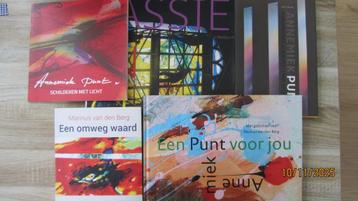 4 uitgaven Annemiek Punt beschikbaar voor biedingen