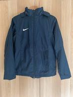 Nike regen / trainingsjas 158 - 170, Gebruikt, Jongen of Meisje, Ophalen of Verzenden, Nike