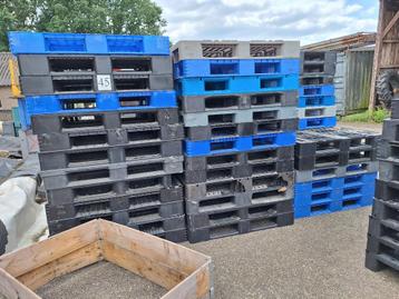 partij kunststof pallets 80x120 beschikbaar voor biedingen