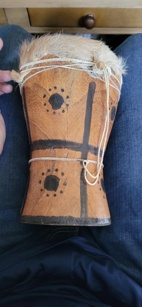 Unieke handgemaakte Afrikaanse djembé – 23 cm, Muziek en Instrumenten, Percussie, Zo goed als nieuw, Trommel, Ophalen of Verzenden