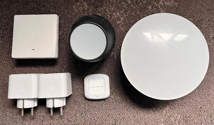 Tuya stekkers, remote, lichtschakelaar, 2 lampjes, Hobby en Vrije tijd, Elektronica-componenten, Zo goed als nieuw, Ophalen of Verzenden